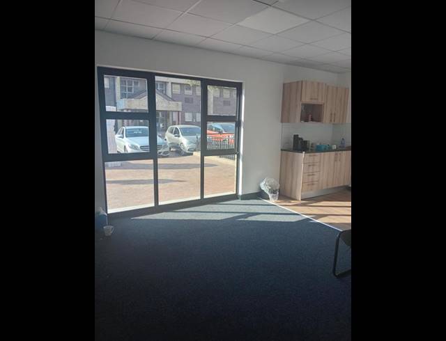 BUSINESS PROPERTY TO RENT IN LYNNWOOD